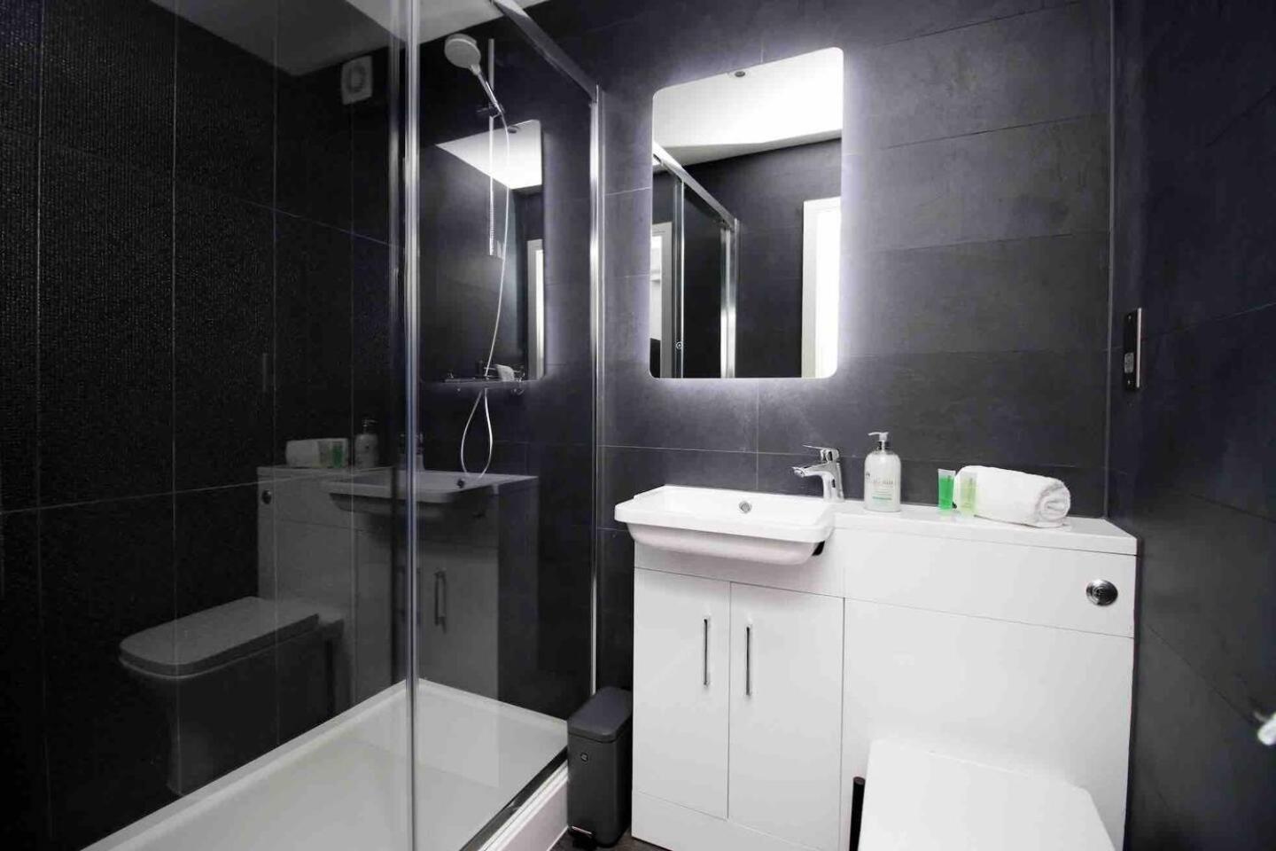 Boutique One Bedroom Apartment Cardiff Eksteriør billede